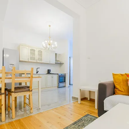 Daylily, 2 Bdrm Apartment, Vesta Philoxenia Apartment Thessaloniki