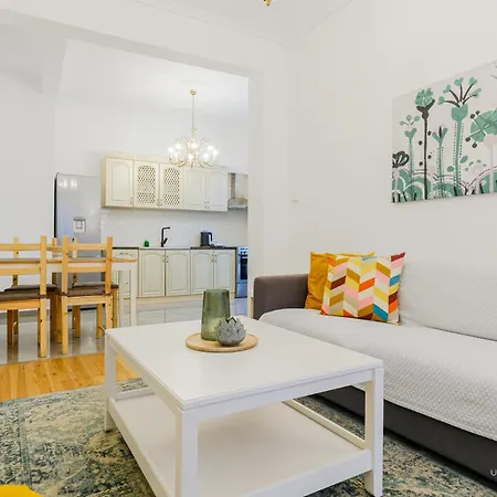 Apartment Daylily, 2 Bdrm Apartment, Vesta Philoxenia *