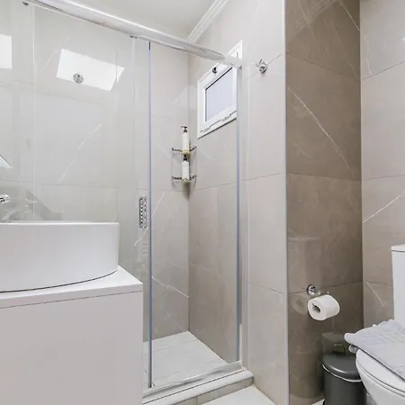 Daylily, 2 Bdrm Apartment, Vesta Philoxenia Apartment Thessaloniki